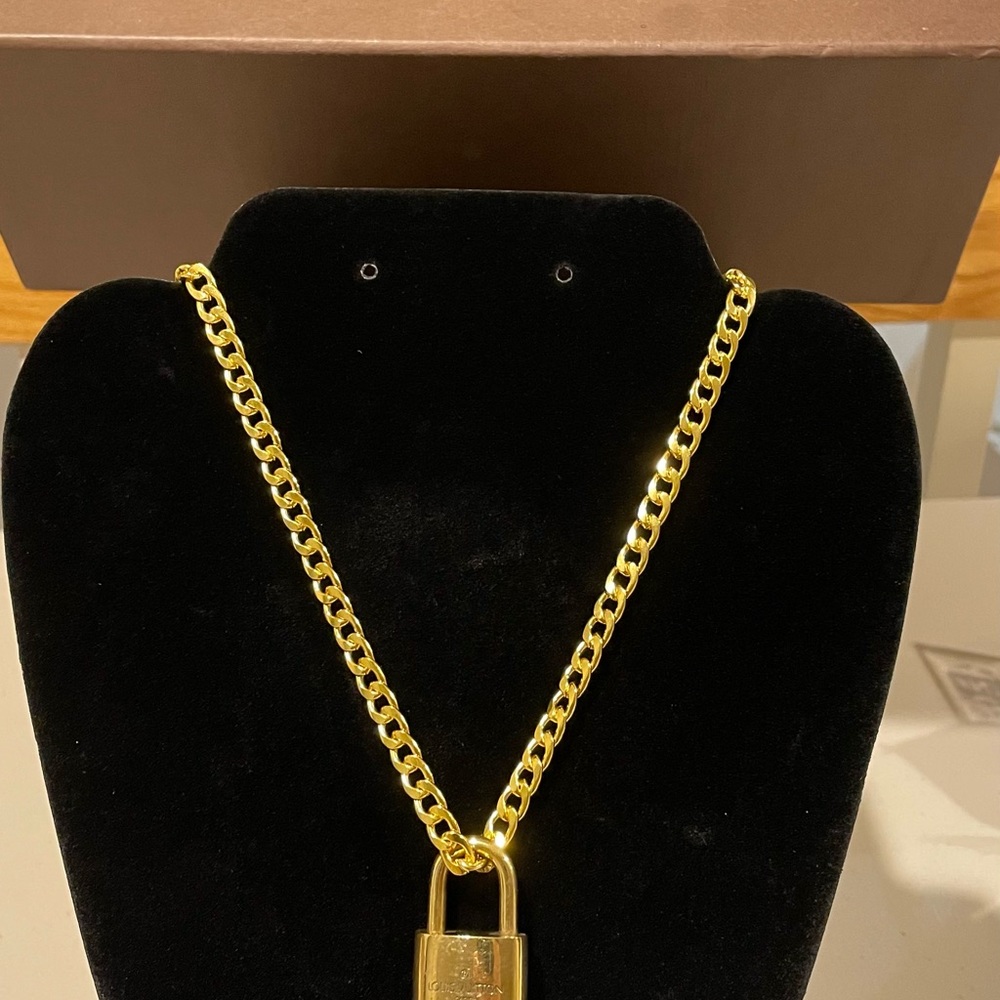 LV Lock&Key - Picture 2 of 3